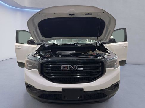 Used 2019 GMC Acadia SLT w/ Black Edition image 8