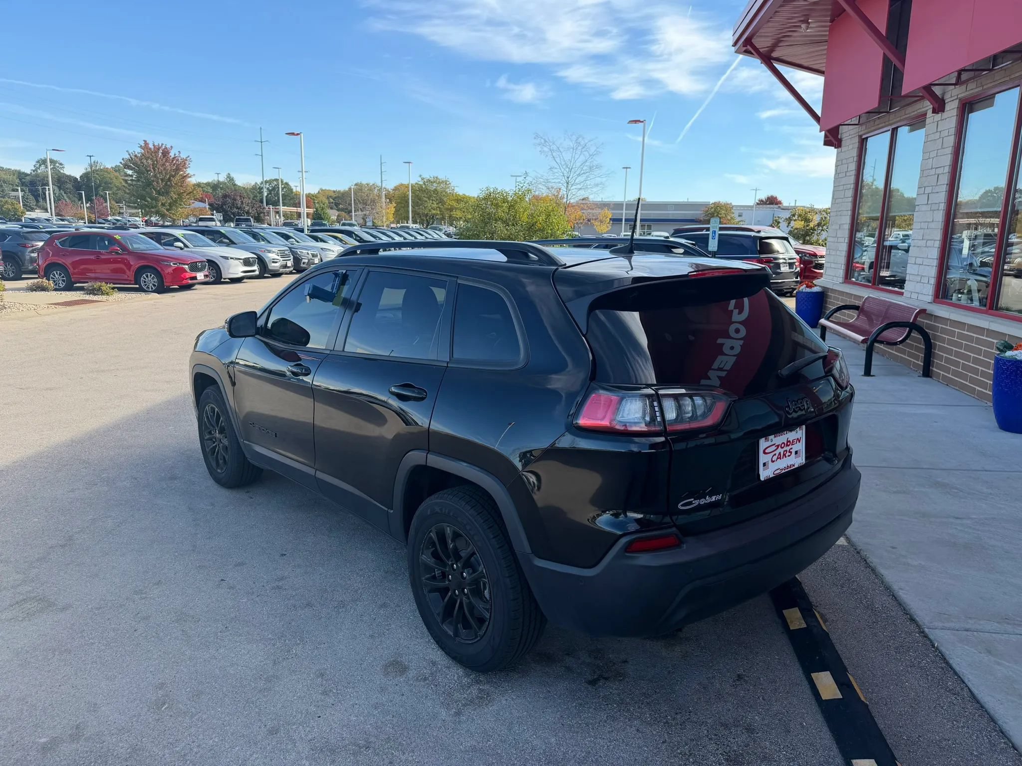 Used 2023 Jeep Cherokee Altitude Lux AWD/4WD image 5