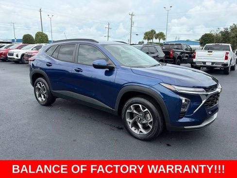 Used 2024 Chevrolet Trax LT w/ Driver Confidence Package FWD image 1