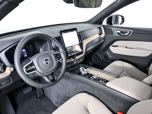 New 2026 Volvo XC60 B5 Plus w/ Climate Package image 4