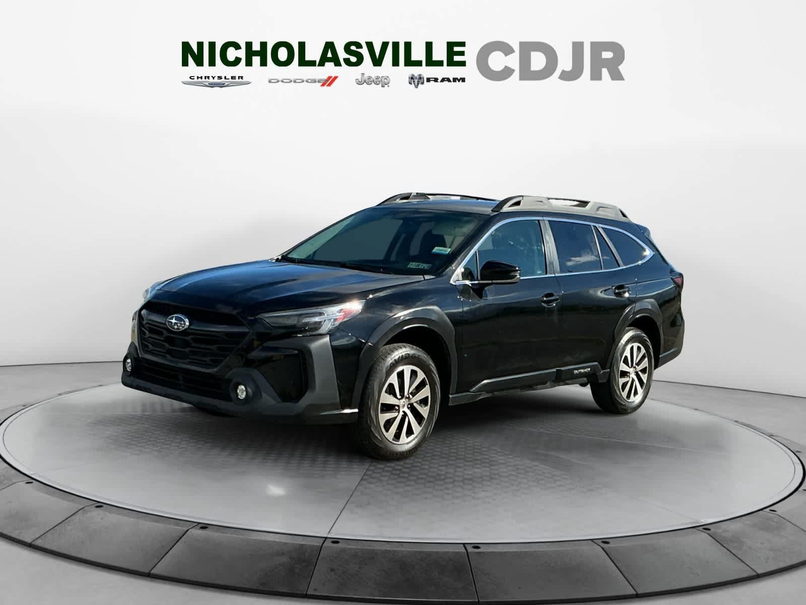 Used 2023 Subaru Outback Premium AWD/4WD image 1