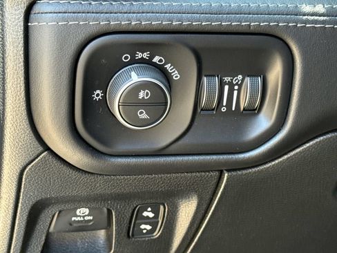 Used 2022 RAM 1500 Limited AWD/4WD image 23