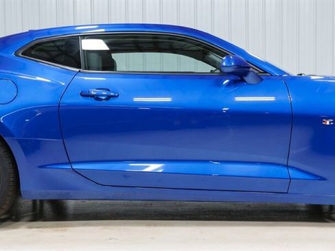 Used 2017 Chevrolet Camaro LT RWD image 19