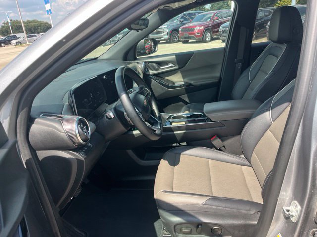 Used 2025 Chevrolet Equinox LT w/ Convenience Package II FWD image 14