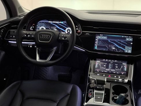 Used 2023 Audi Q7 3.0T Premium Plus w/ Premium Plus Package AWD/4WD image 30