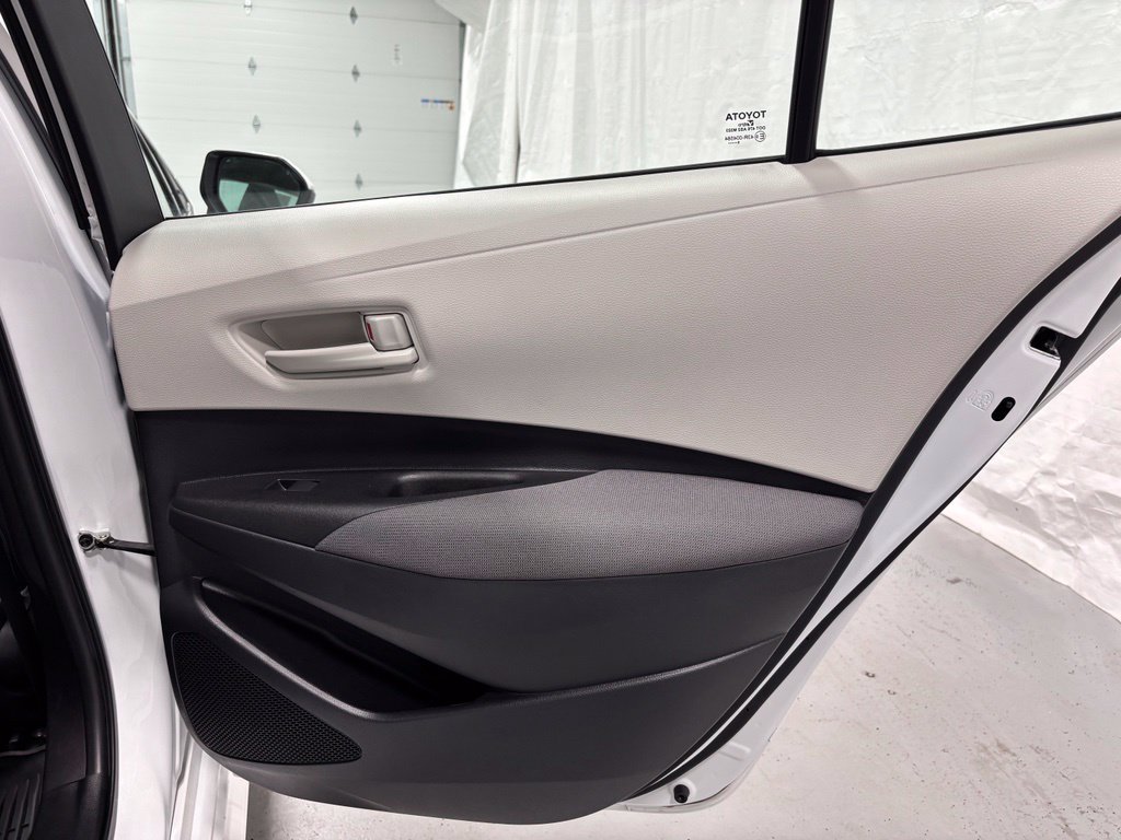 Used 2025 Toyota Corolla LE FWD image 48