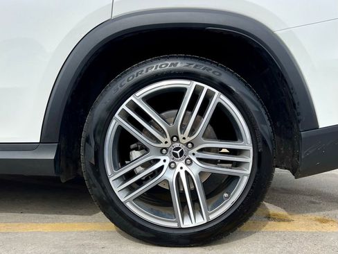 Used 2024 Mercedes-Benz GLS 450 4MATIC image 8