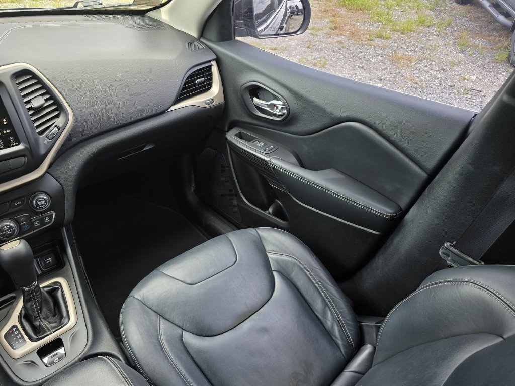 Used 2014 Jeep Cherokee Limited FWD image 19