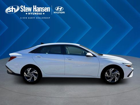 New 2026 Hyundai Elantra Limited image 10