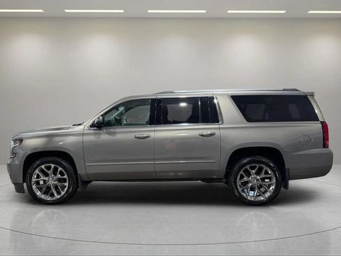 Used 2017 Chevrolet Suburban Premier AWD/4WD image 19