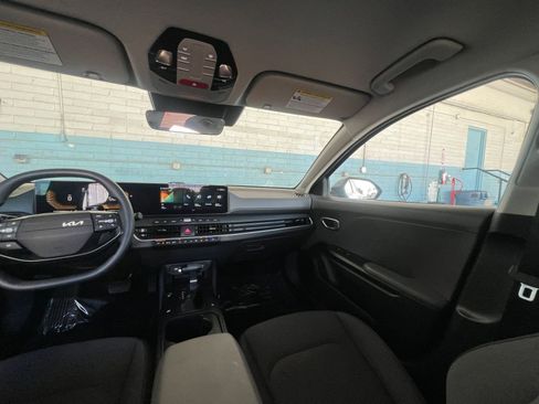 Used 2025 Kia K4 LXS image 35