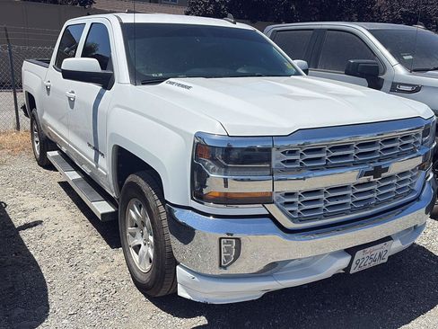 Used 2018 Chevrolet Silverado 1500 LT w/ All Star Edition RWD image 3