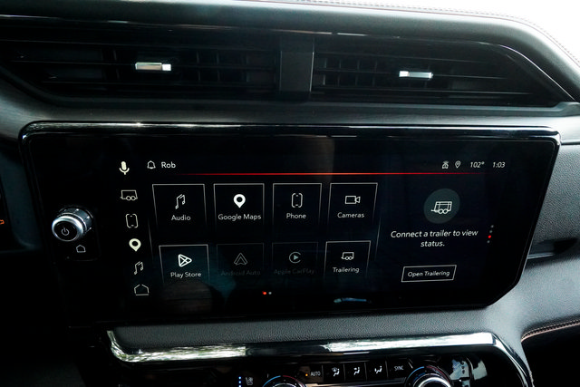 Used 2024 GMC Sierra 1500 AT4 w/ Technology Package AWD/4WD image 19