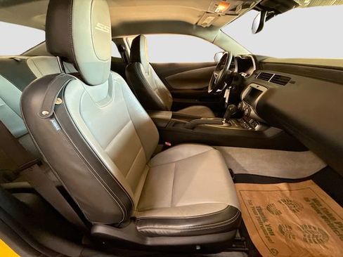 Used 2010 Chevrolet Camaro SS image 27