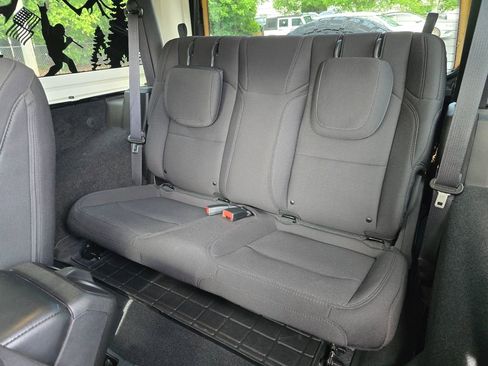 Used 2022 Jeep Wrangler Sport AWD/4WD image 14