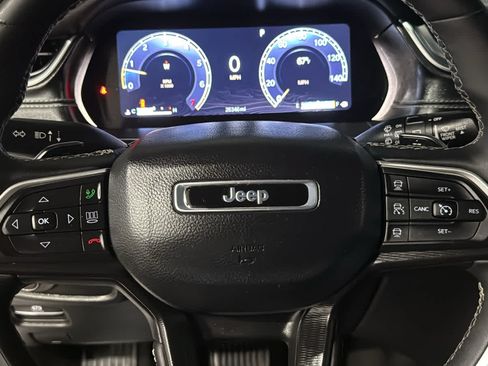 Used 2024 Jeep Grand Cherokee Altitude AWD/4WD image 11