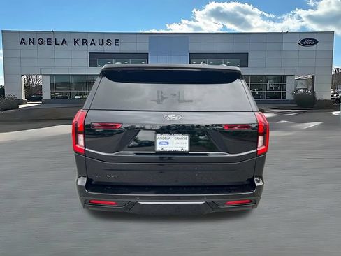 Used 2025 Ford Expedition Platinum w/ Stealth Performance Package AWD/4WD image 7