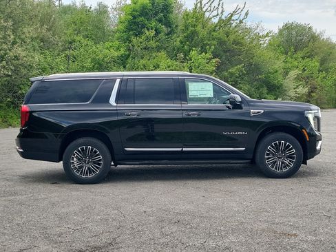 New 2026 GMC Yukon XL Elevation w/ Elevation Premium Package AWD/4WD image 8