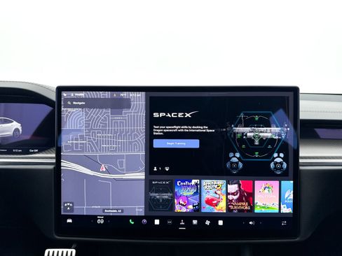 Used 2021 Tesla Model S Plaid image 24