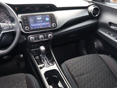 Used 2024 Nissan Kicks SV FWD image 11
