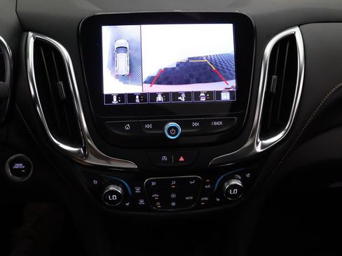 Used 2024 Chevrolet Equinox Premier AWD/4WD image 24