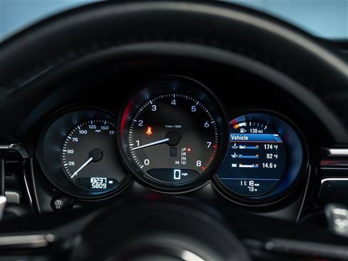 Certified 2024 Porsche Macan AWD/4WD image 20