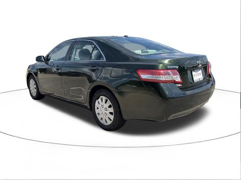 Used 2010 Toyota Camry LE FWD image 5