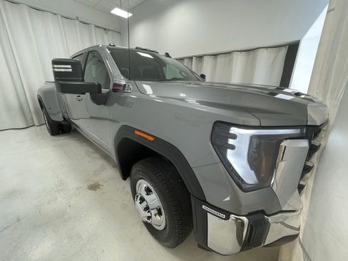 New 2026 GMC Sierra 3500 SLE image 3