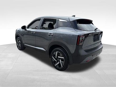 Used 2025 Nissan Kicks SV image 5