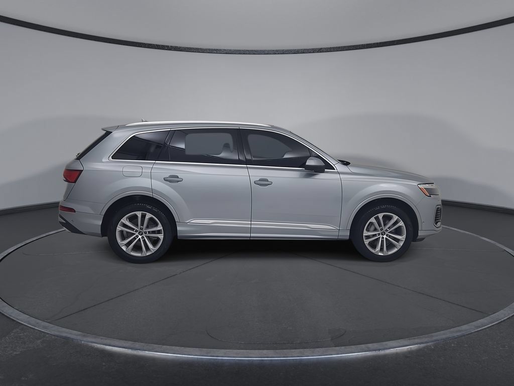 Used 2025 Audi Q7 3.0T Premium Plus AWD/4WD image 2