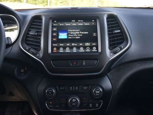 Used 2022 Jeep Cherokee Trailhawk w/ Comfort/Convenience Group AWD/4WD image 4