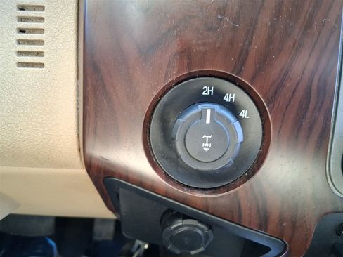 Used 2012 Ford F250 Lariat w/ Lariat Interior Pkg image 58