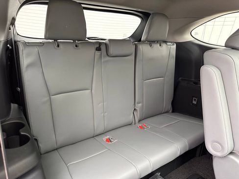 New 2026 Toyota Highlander Platinum image 19