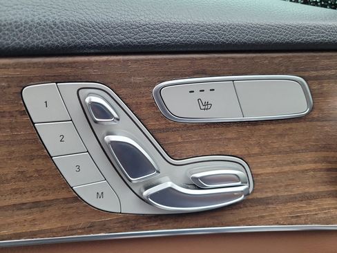 Used 2019 Mercedes-Benz C 300 4MATIC Sedan image 18