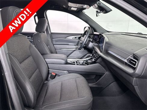 Used 2024 Chevrolet Traverse LT image 29