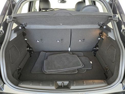Used 2023 MINI Cooper 4-Door Hardtop image 14
