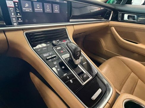 Used 2018 Porsche Panamera 4 AWD/4WD image 66