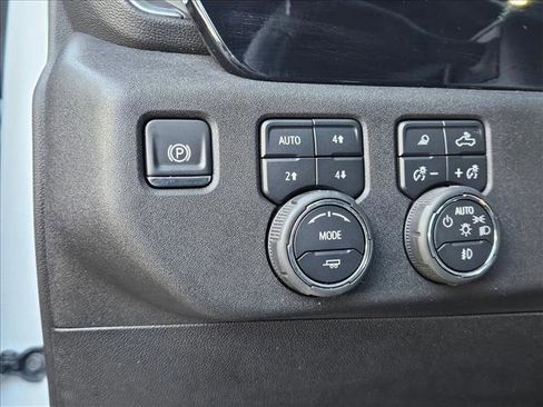 Used 2025 Chevrolet Silverado 2500 LTZ w/ LTZ Convenience Package AWD/4WD image 24