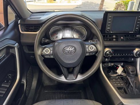 Used 2020 Toyota RAV4 XLE AWD/4WD image 15