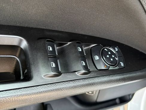 Used 2017 Ford Fusion SE w/ Equipment Group 601A FWD image 16