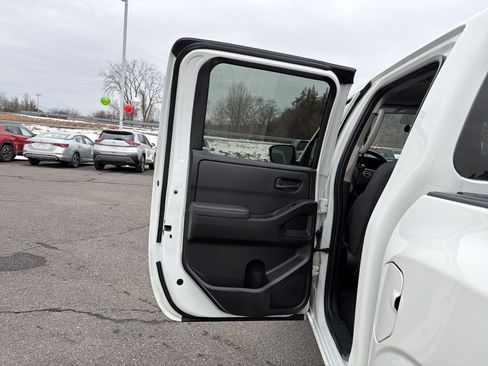 Used 2022 Nissan Frontier S w/ Technology Package image 25
