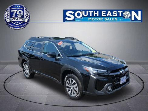 Used 2023 Subaru Outback Premium AWD/4WD image 2
