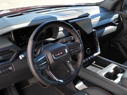 Used 2024 GMC Acadia AT4 w/ Super Cruise Package image 16