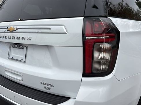 Used 2024 Chevrolet Suburban LT image 37