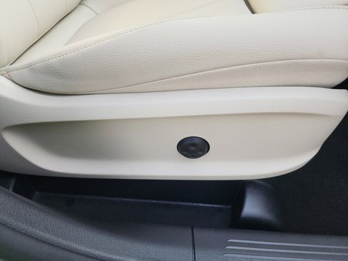 Used 2025 Mercedes-Benz GLA 250 4MATIC image 30