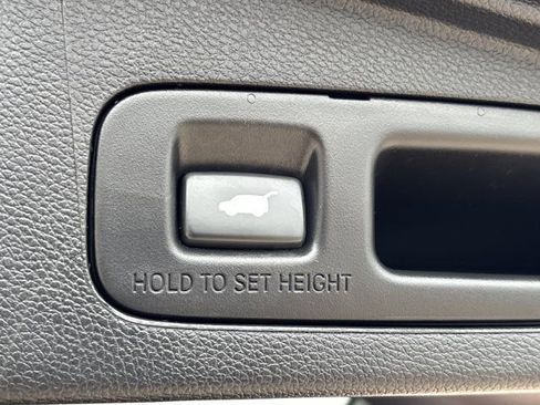 Used 2018 Honda CR-V Touring image 8