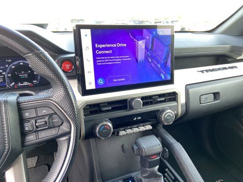 Used 2024 Toyota Tacoma TRD Off-Road image 39