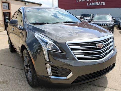 Used 2019 Cadillac XT5 FWD image 1