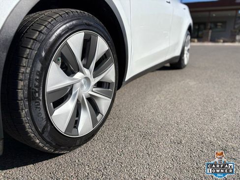 Used 2023 Tesla Model Y Long Range image 13