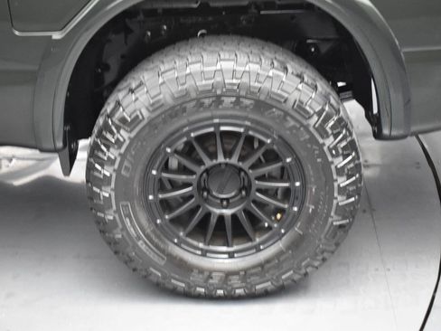 Used 2019 Nissan Titan PRO-4X w/ Pro-4x Convenience Package AWD/4WD image 34